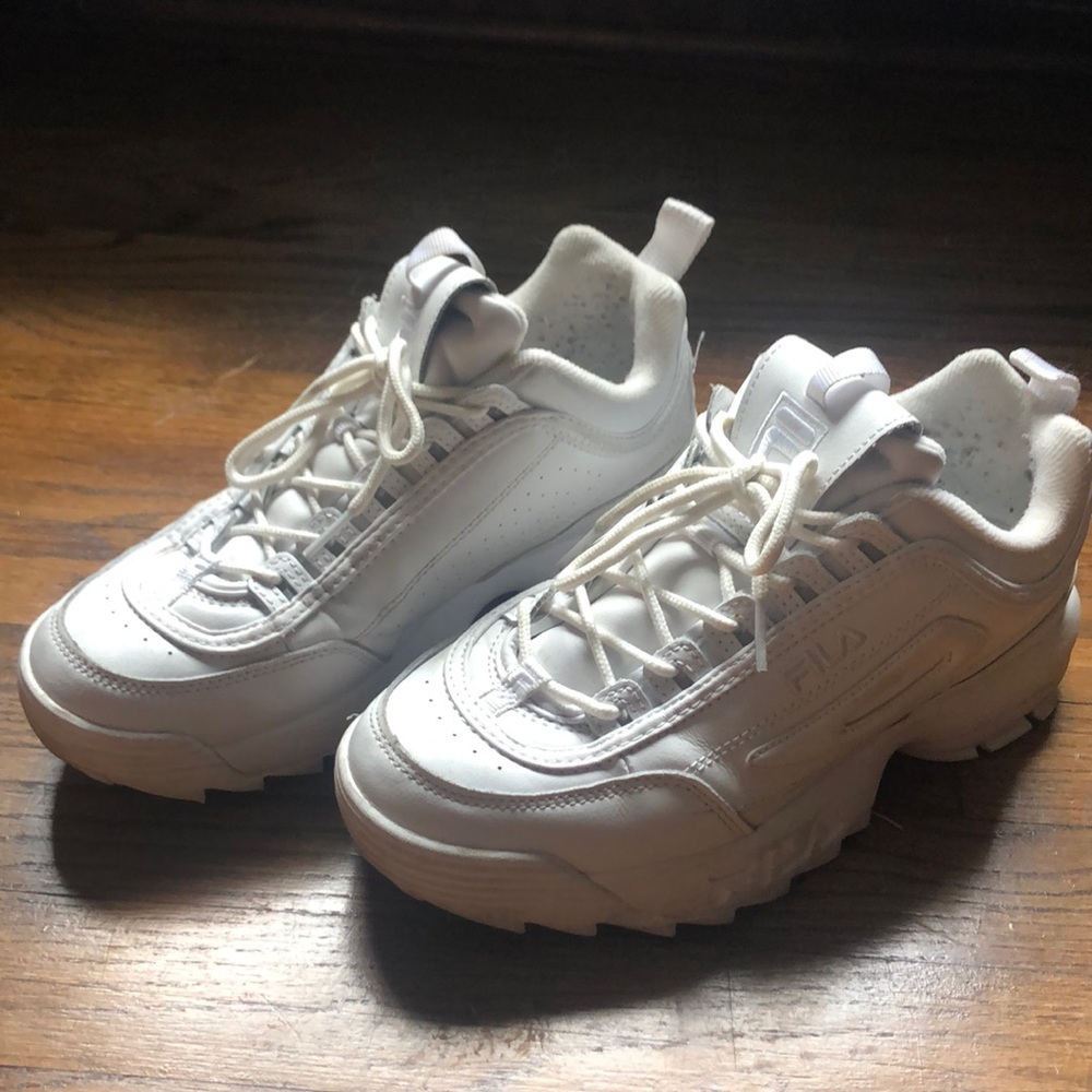 White Chunky Fila Sneakers—lightly worn
